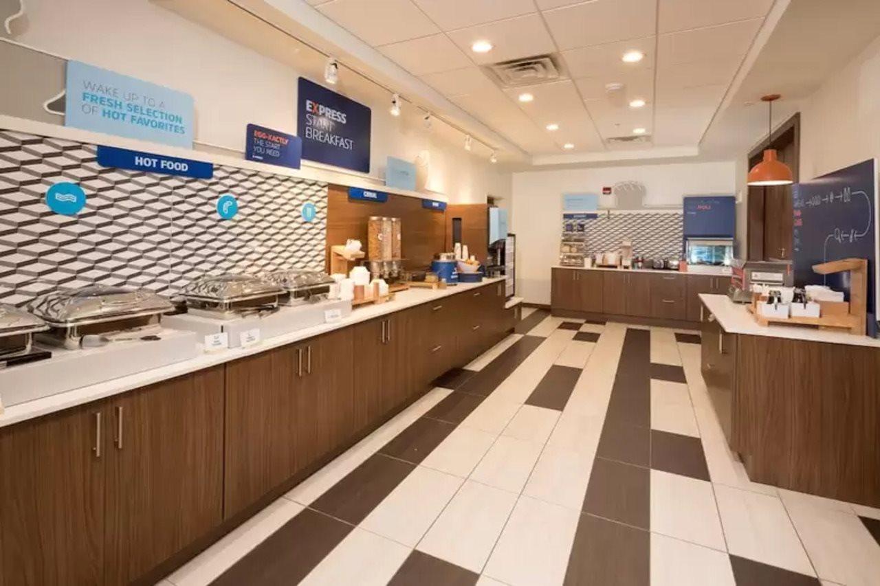 Holiday Inn Express & Suites - Michigan City By Ihg Exterior foto